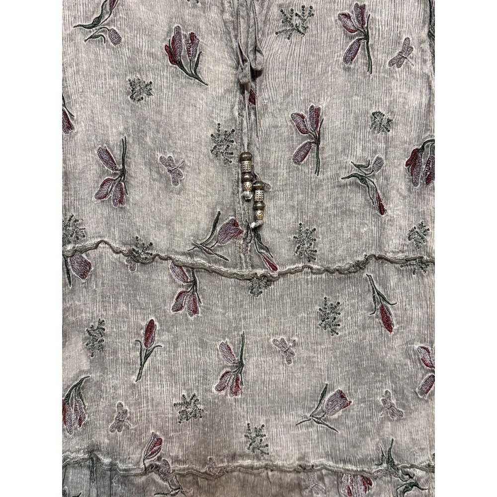 Floral Embroidered Gray Top - Picture 3 of 7